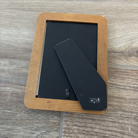 Framed Thread Display‎ Photo 7.5" - Picture 3 of 5